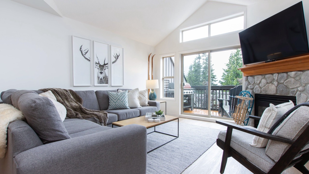 Photo of Livingroom in Upper Village