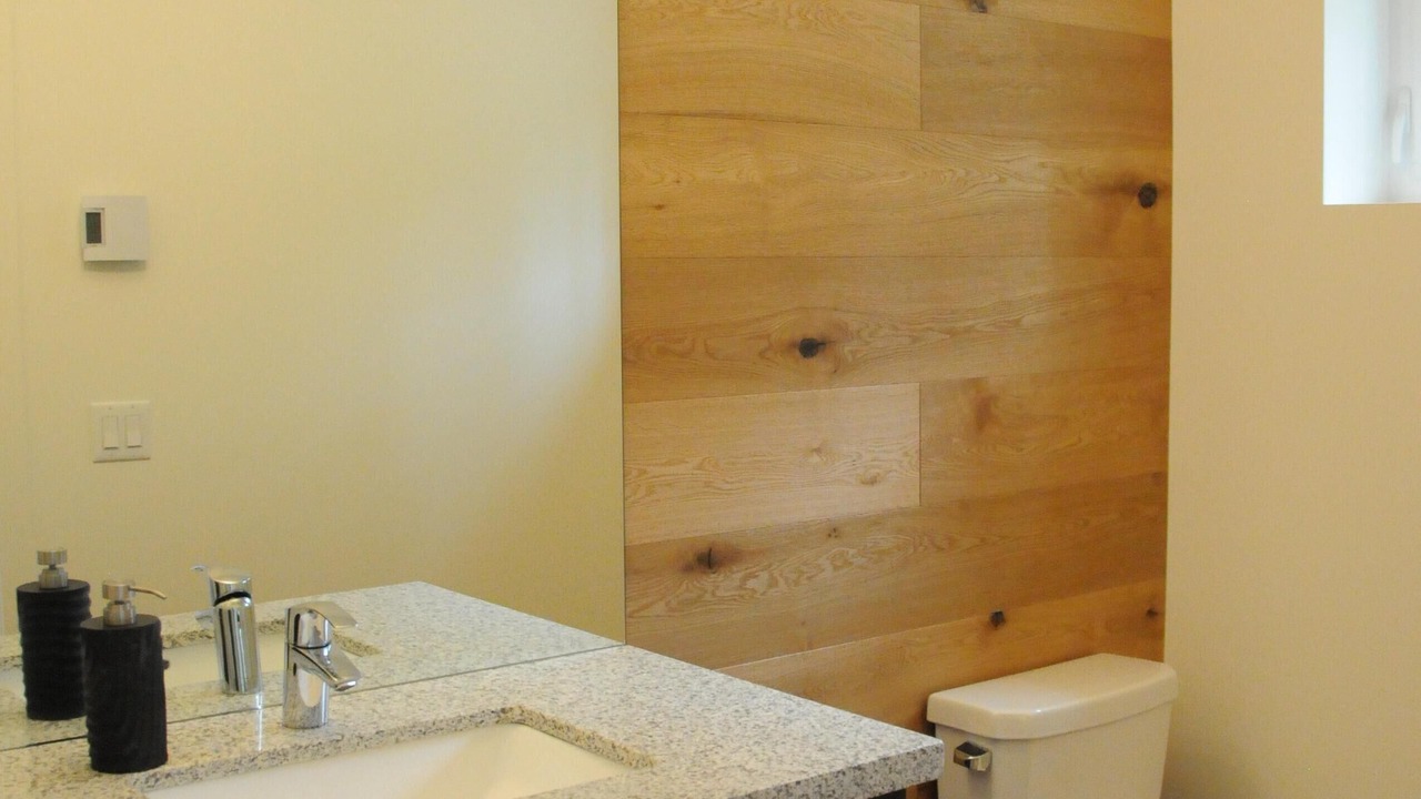 Photo of Bathroom in Golden
