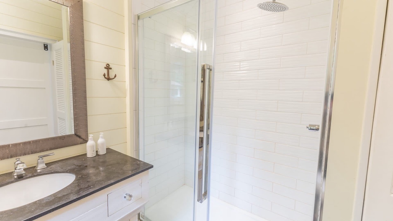 Photo of Bathroom in Gravenhurst