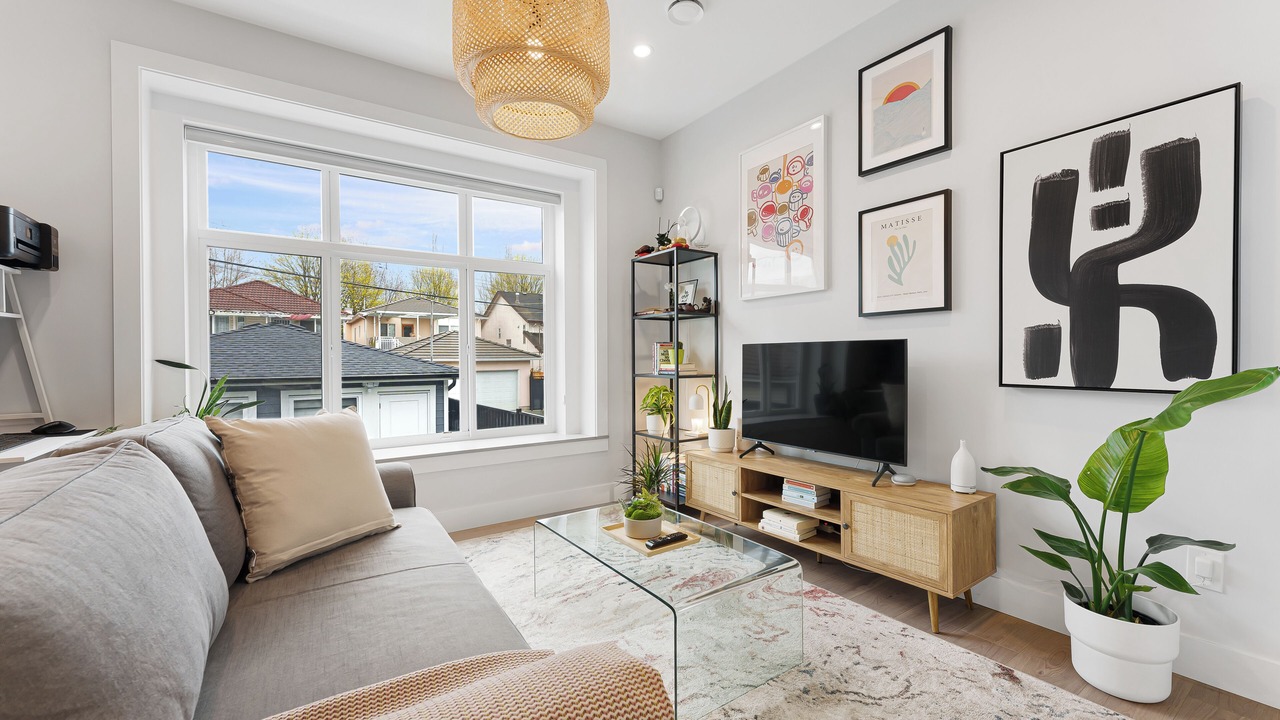 Photo of Livingroom in Fraserview