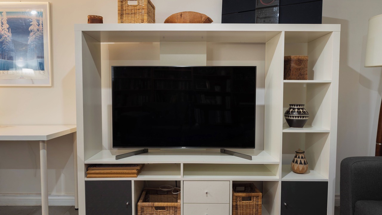 Photo of Livingroom in Renfrew-Collingwood