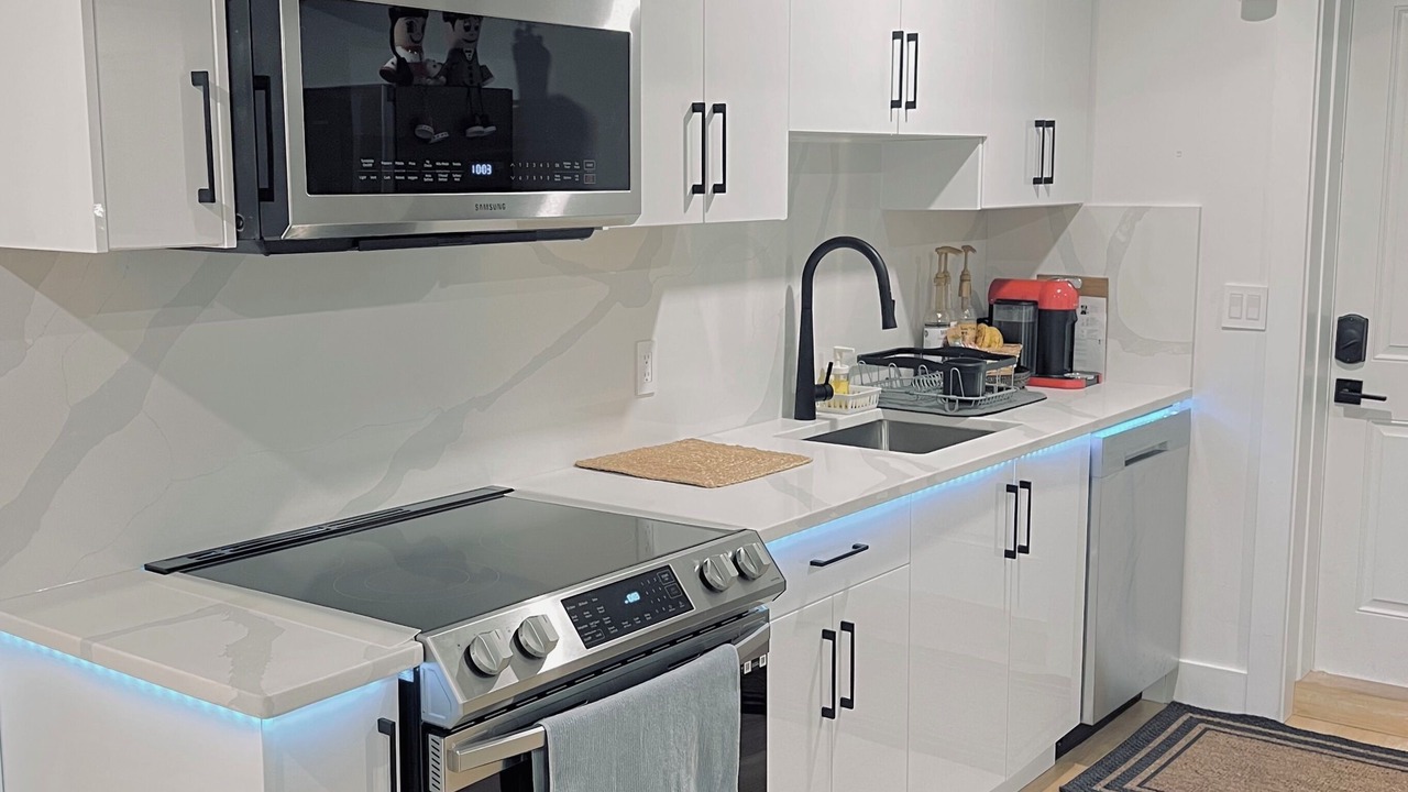 Photo of Kitchen in Metro Vancouver Regional District