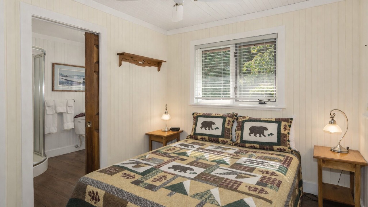 Photo of Bedroom in Muskoka Lakes
