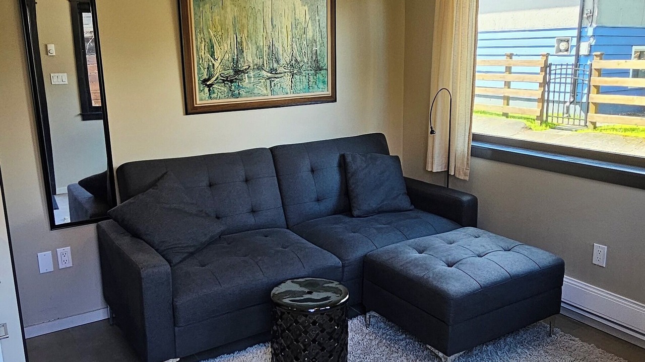 Photo of Livingroom in East Side