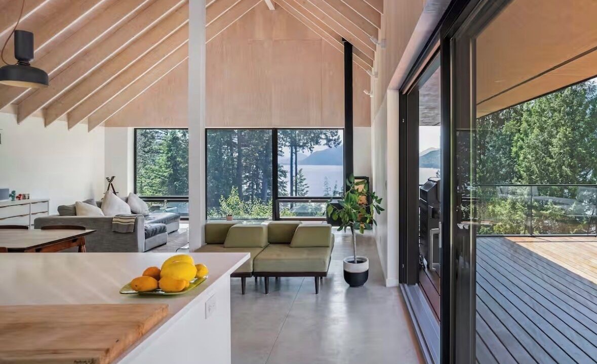 Photo of Livingroom in Britannia Beach