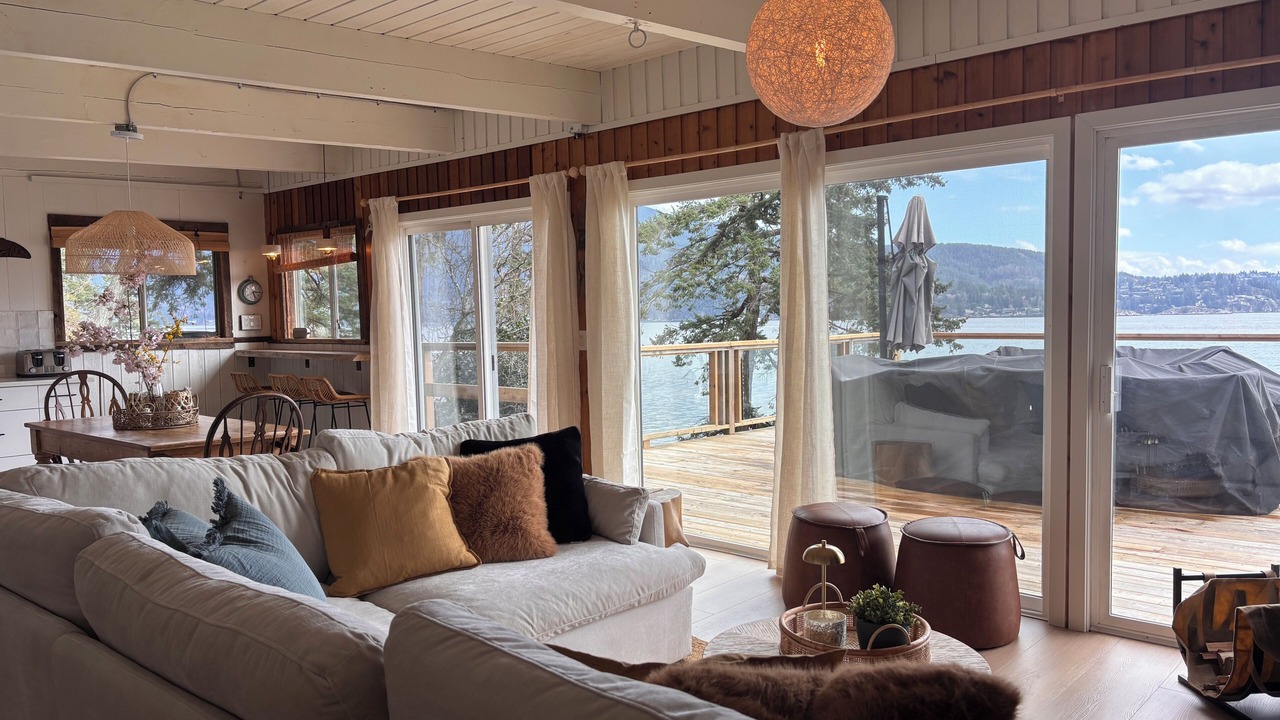 Photo of Livingroom in Bowen Island