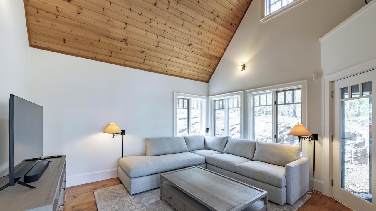 Photo of Bedroom in Muskoka Lakes