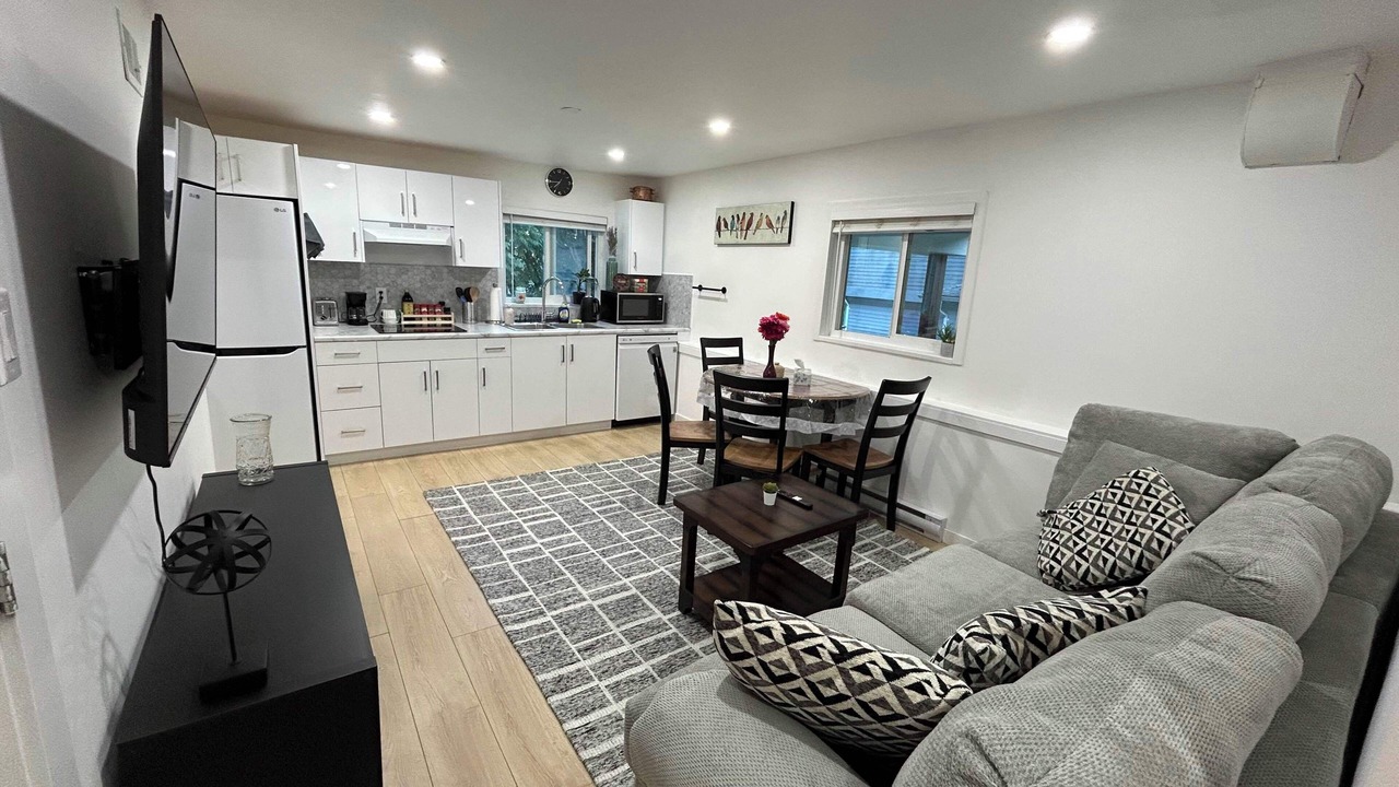 Photo of Livingroom in Lynn Valley