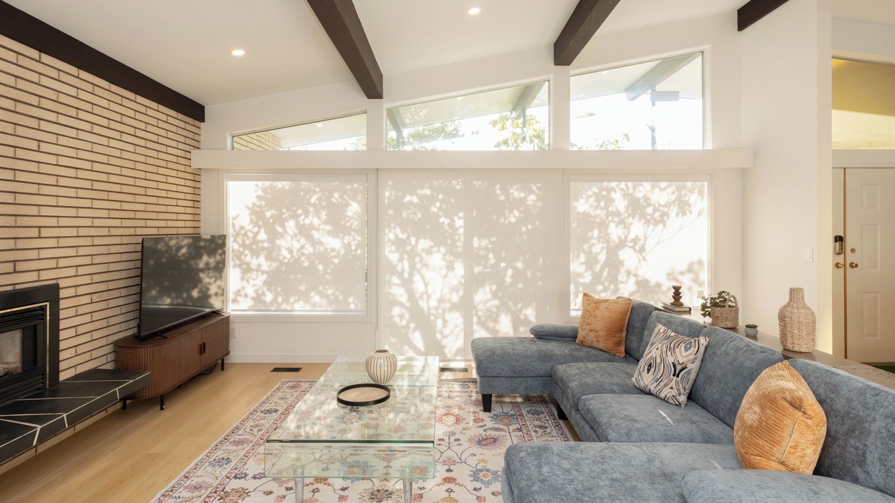 Photo of Livingroom in Fraserview