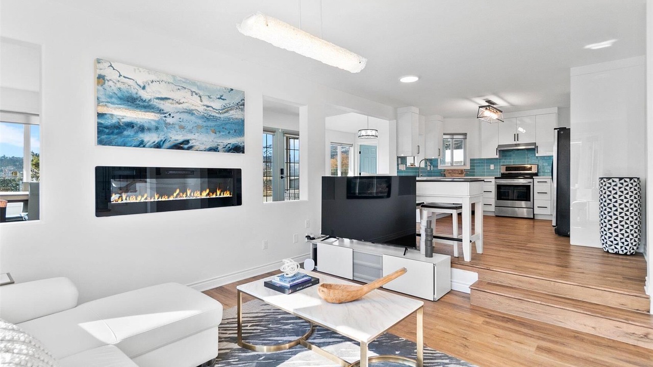 Photo of Livingroom in South Central