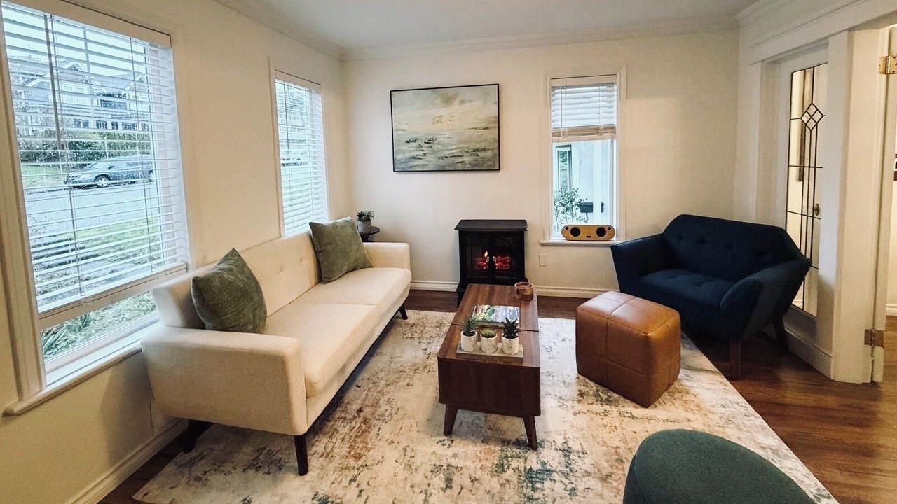 Photo of Livingroom in Lower Lonsdale
