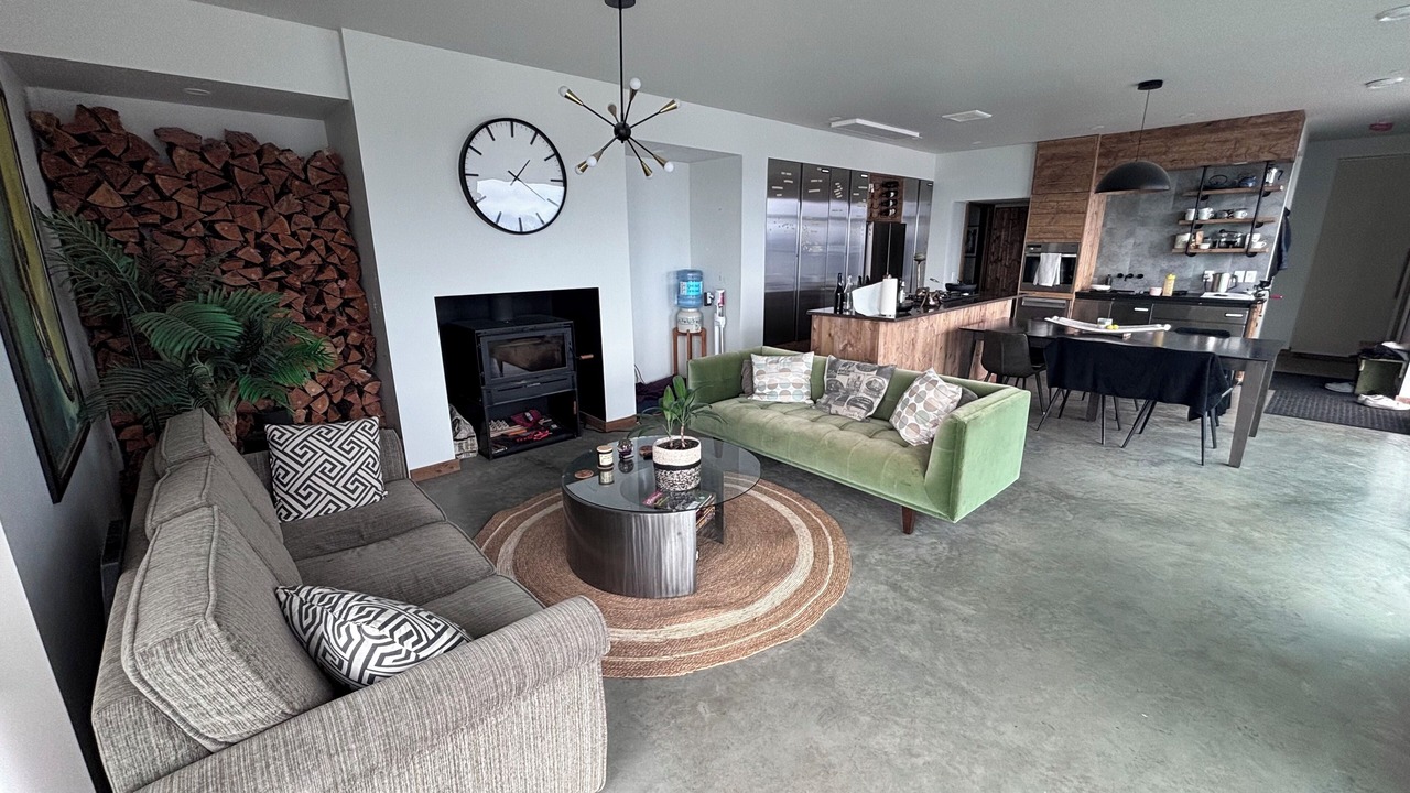 Photo of Livingroom in Central Okanagan