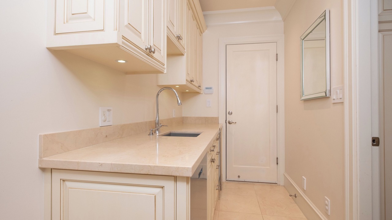 Photo of Kitchen in West Vancouver