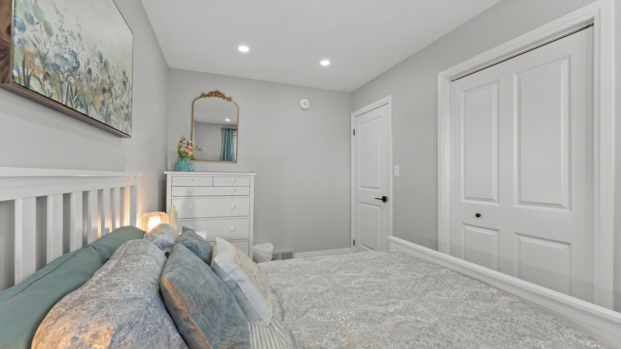 Photo of Bedroom in Amherstview