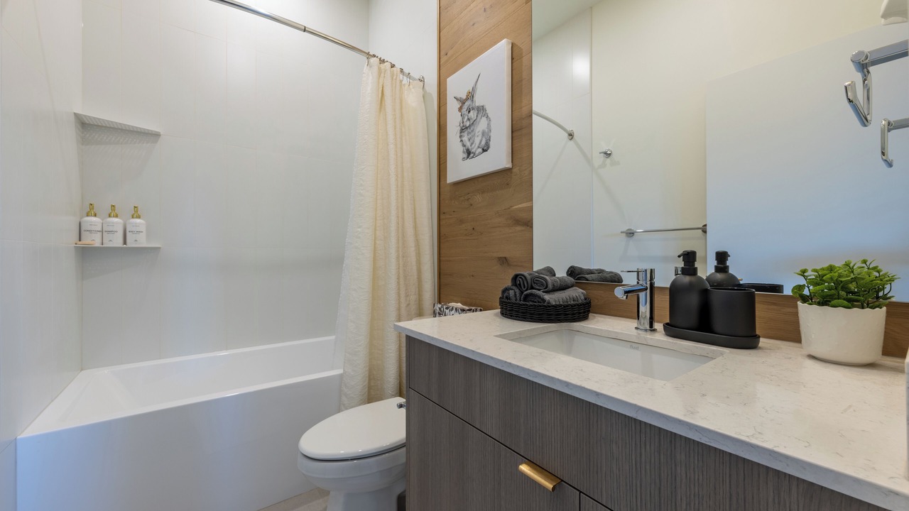 Photo of Bathroom in Golden