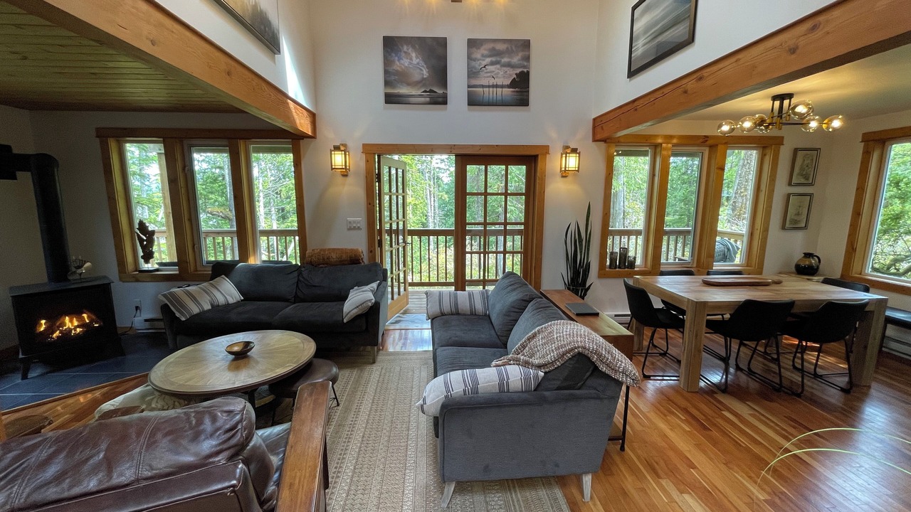 Photo of Livingroom in Tofino