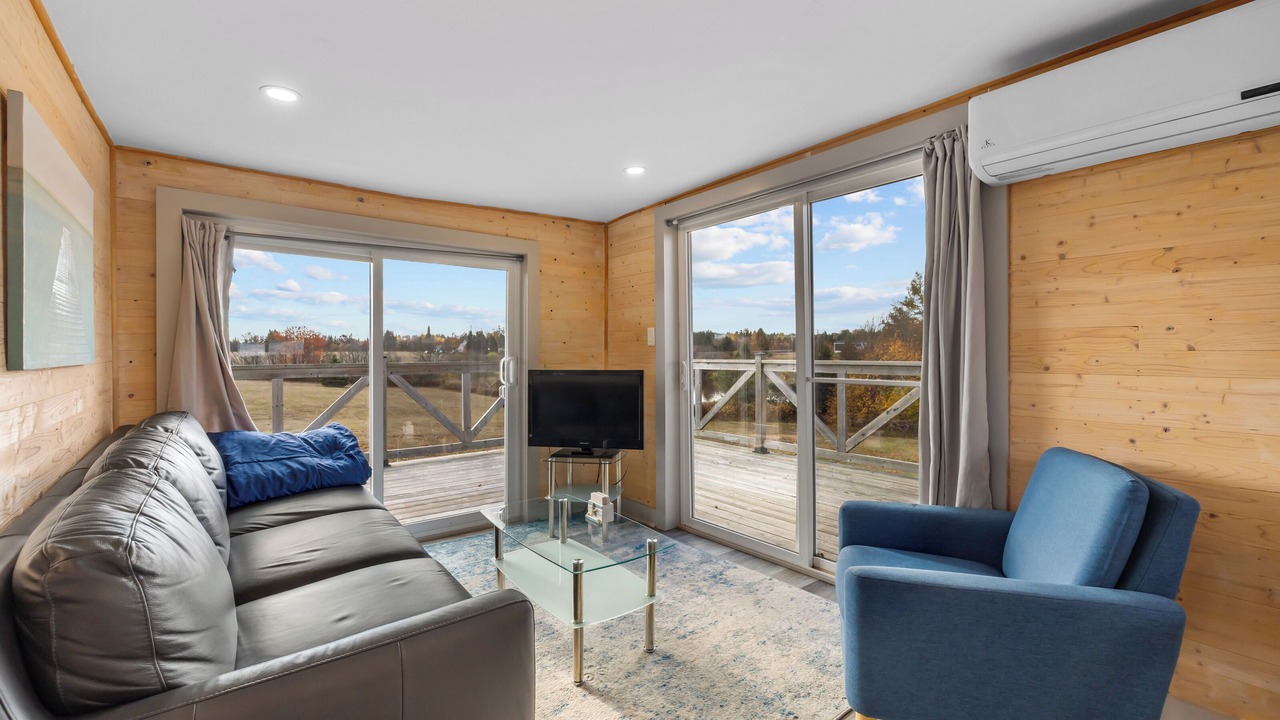 Photo of Livingroom in Oyster Bed