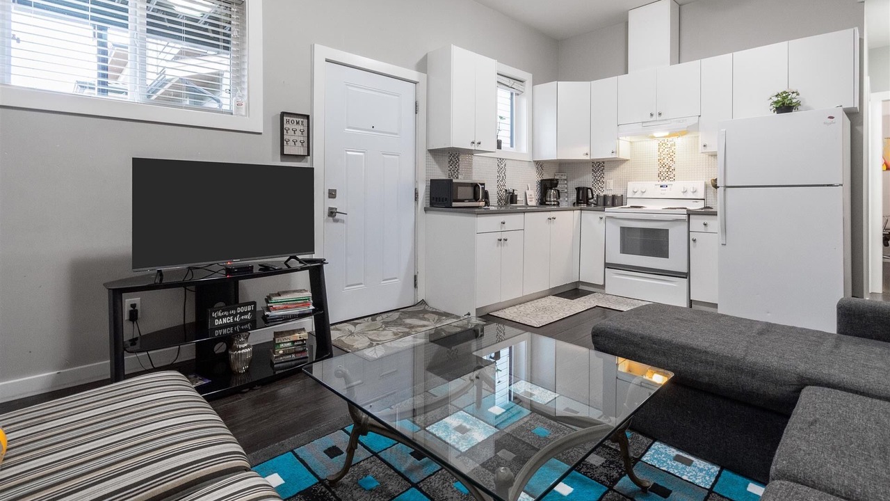 Photo of Livingroom in Guildford