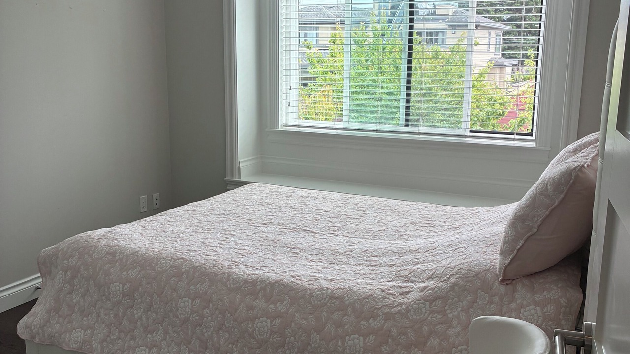 Photo of Bedroom in Steveston