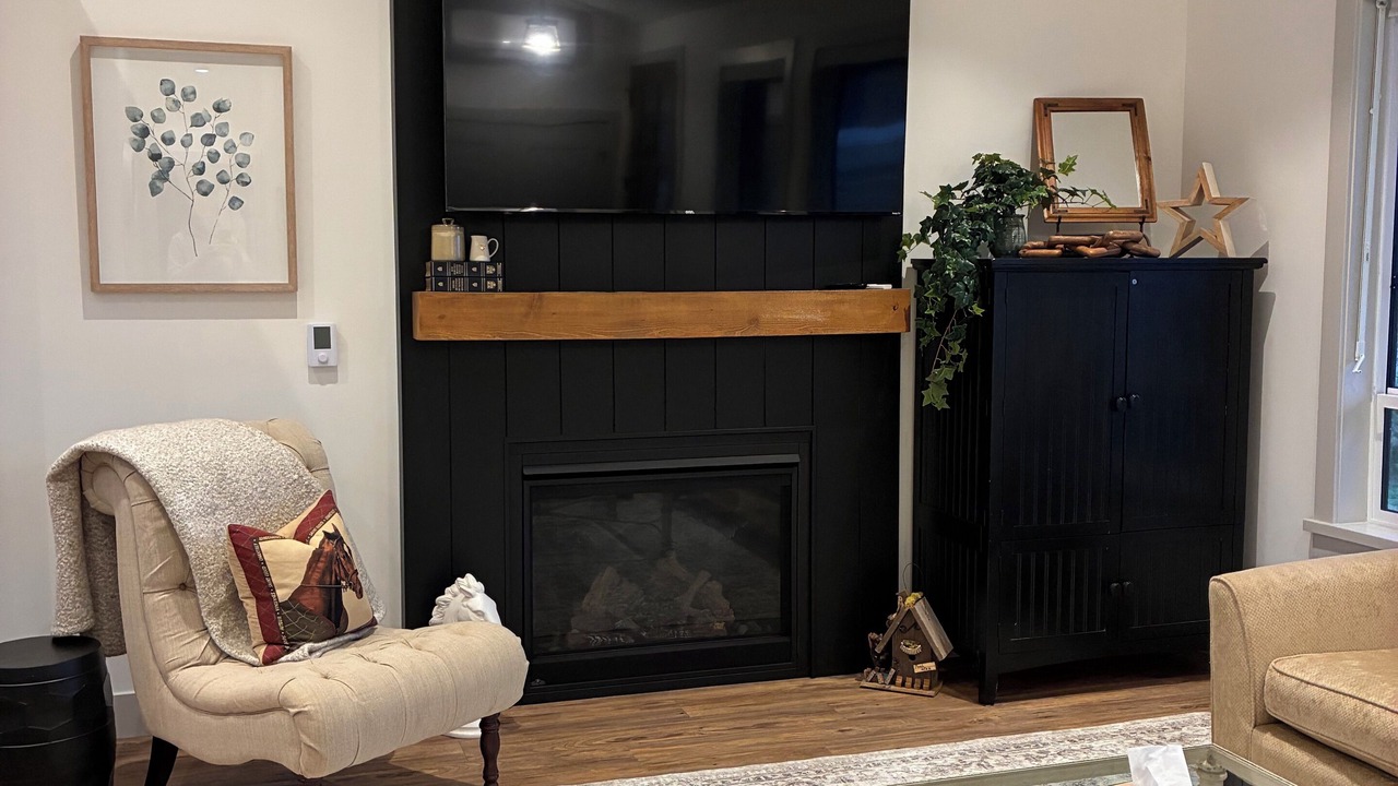 Photo of Livingroom in Langley