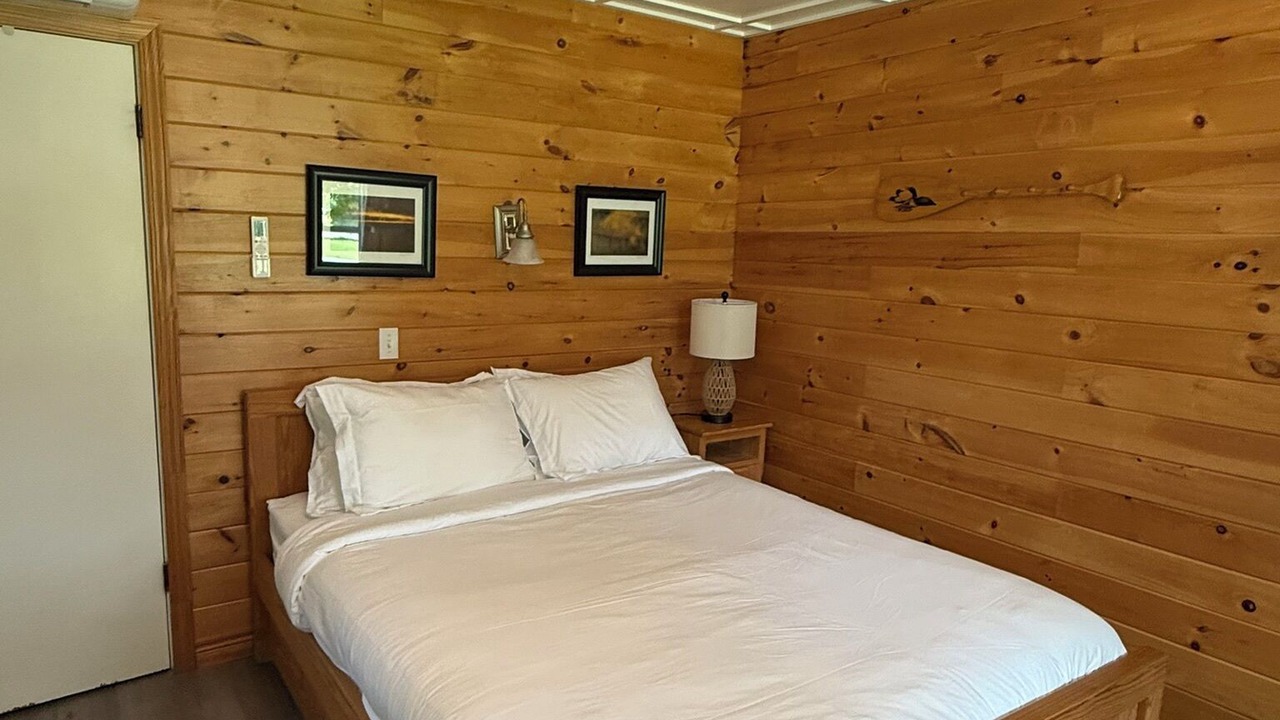 Photo of Bedroom in Algonquin Highlands