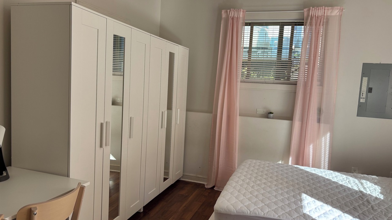 Photo of Bedroom in Hollyburn