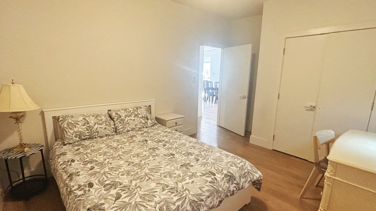 Photo of Bedroom in Hollyburn