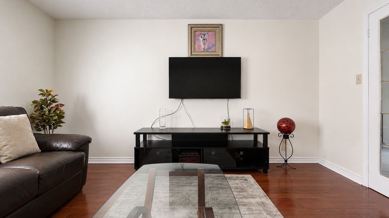 Photo of Livingroom in Orangeville
