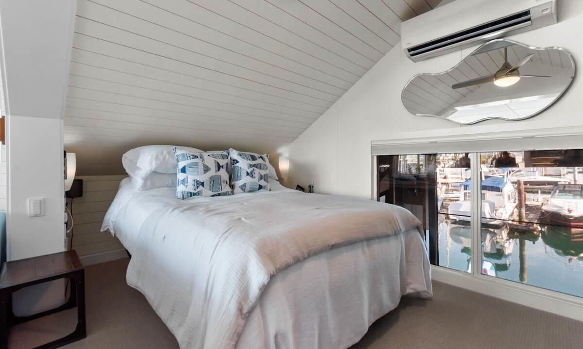Photo of Bedroom in Lower Lonsdale