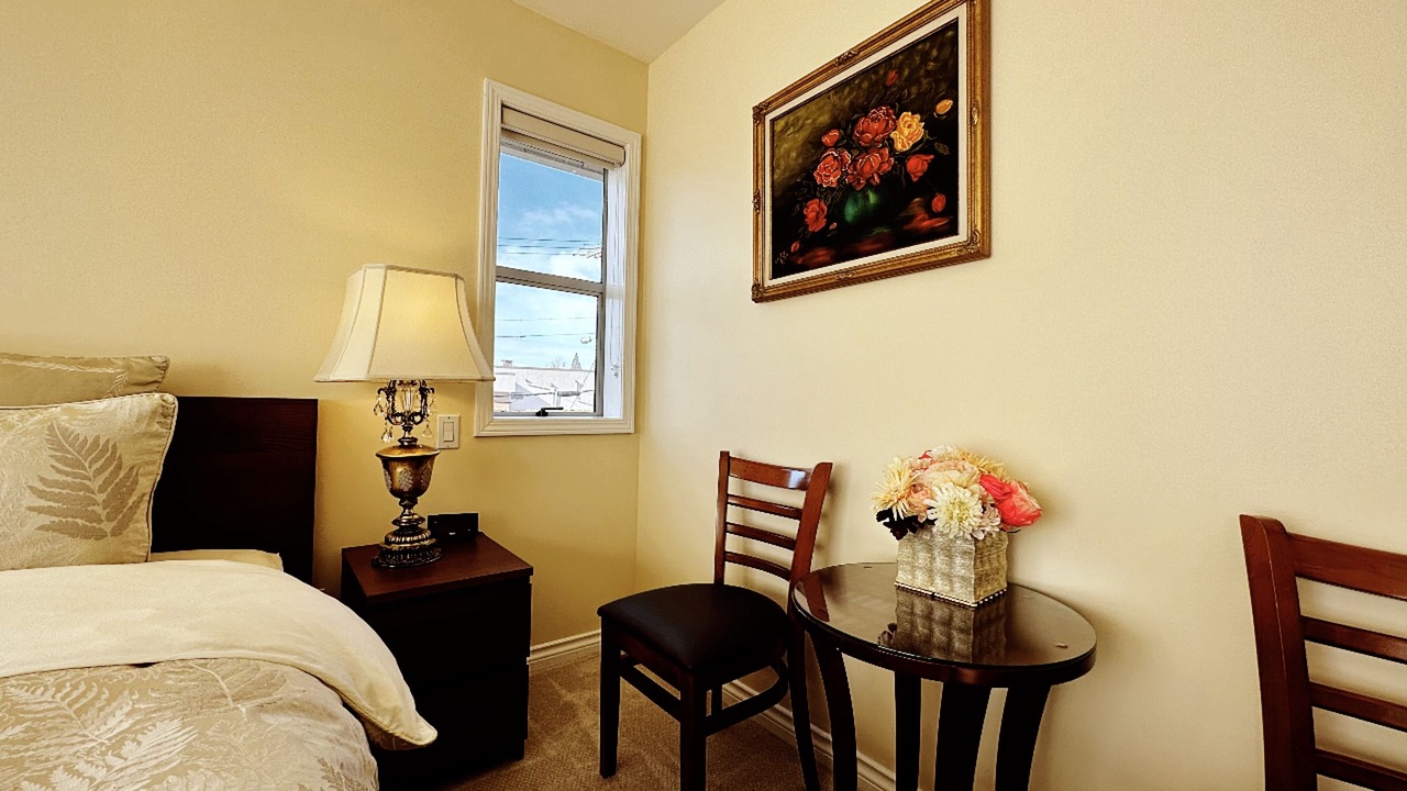 Photo of Bedroom in Oakridge