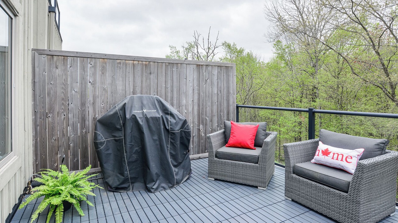Photo of Patio Balcony in Gravenhurst