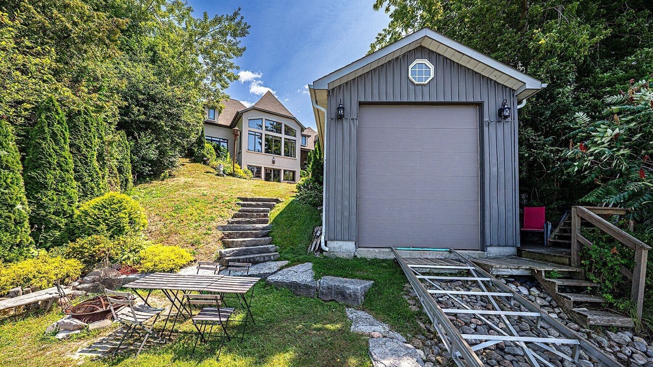 Photo of Outdoor in Brock