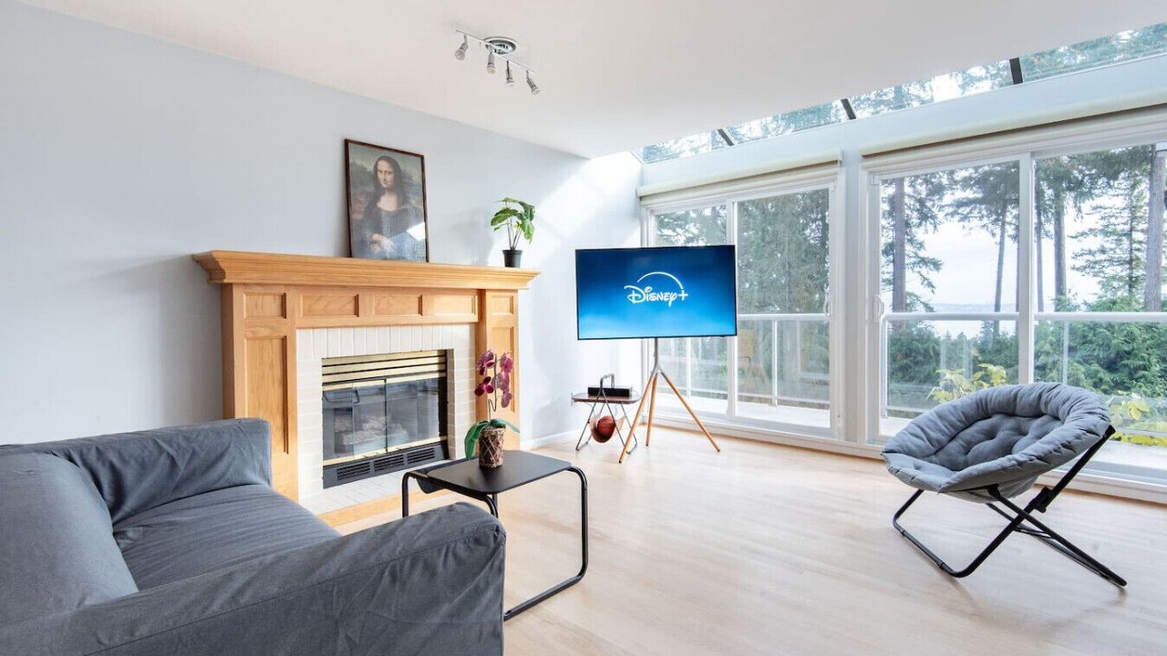 Photo of Livingroom in Caulfeild