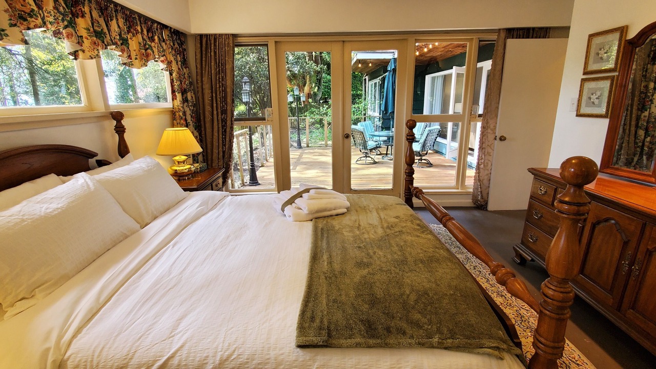 Photo of Bedroom in Hollyburn