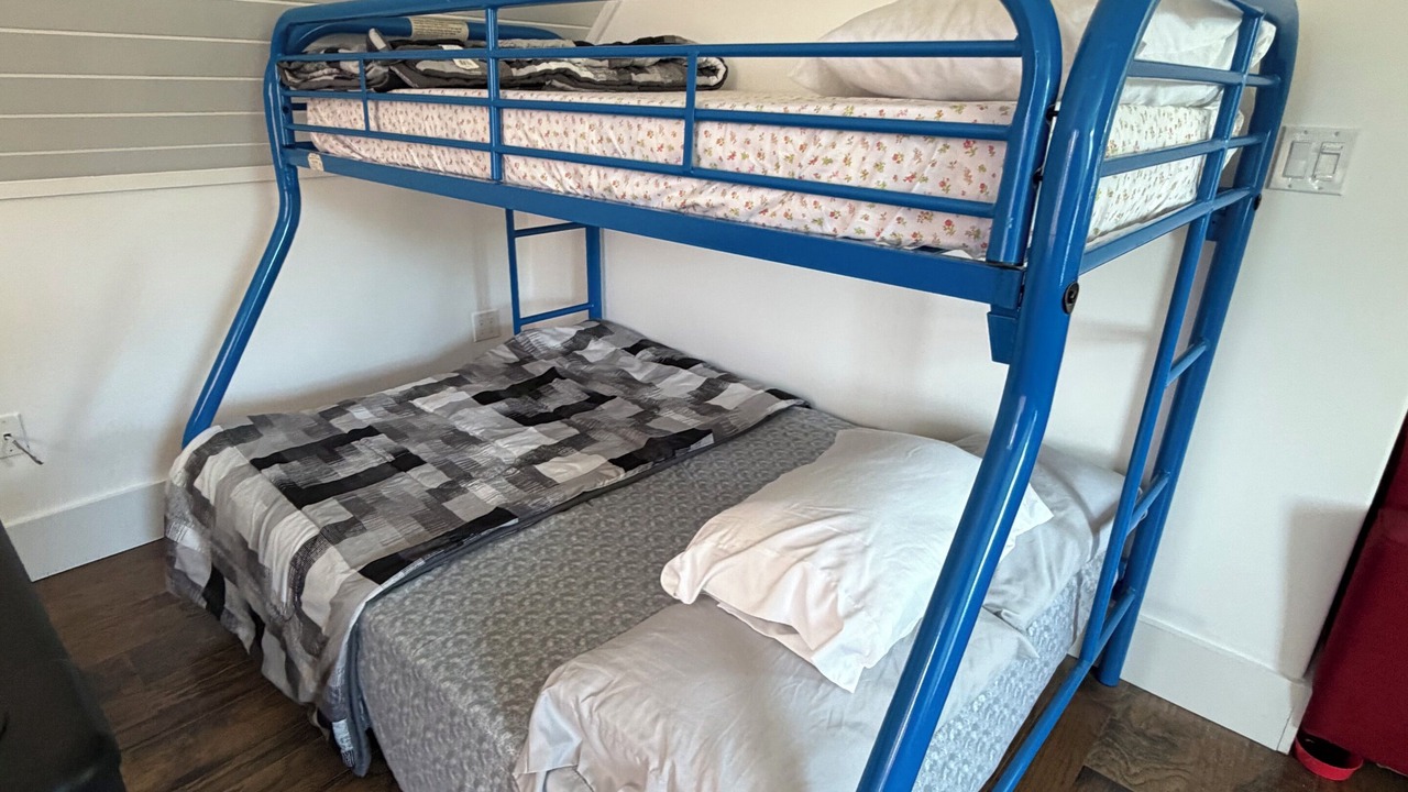Photo of Bedroom in Oro-Medonte
