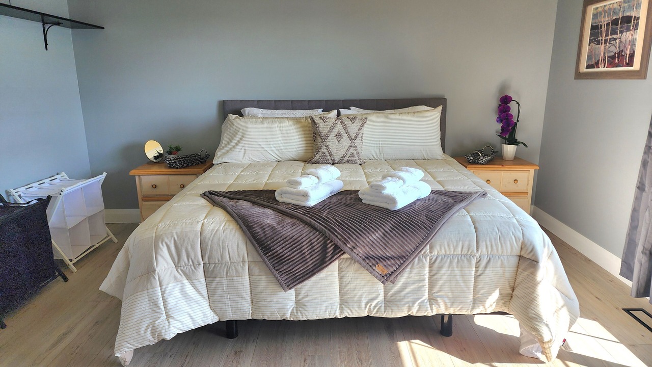 Photo of Bedroom in Victoria Harbour