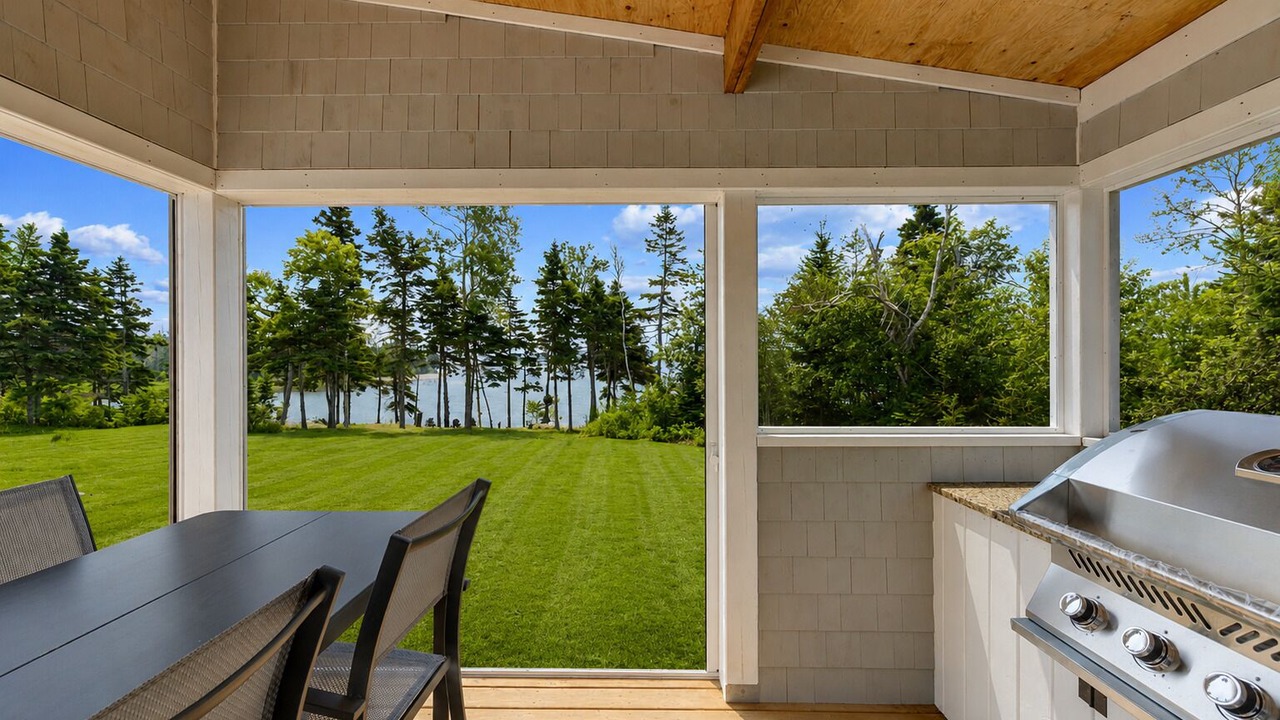 Photo of Outdoor in Red House