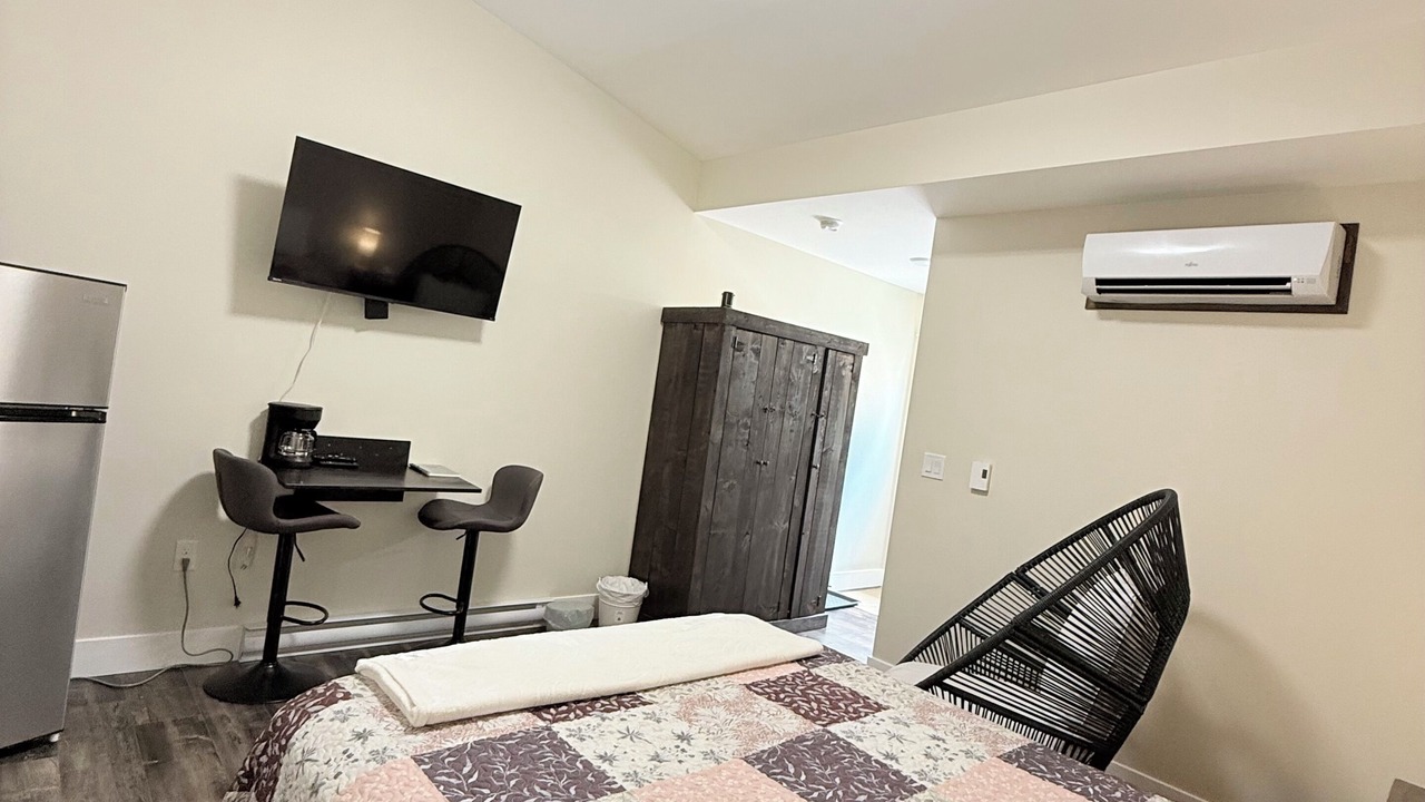 Photo of Bedroom in North Alton