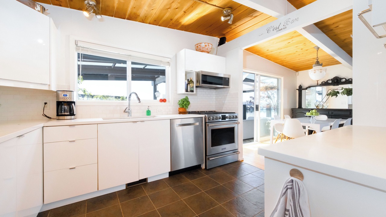 Photo of Kitchen in Lower Lonsdale
