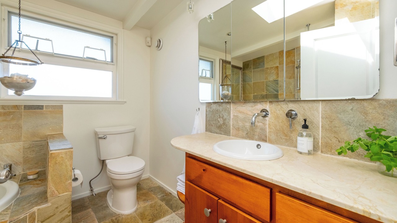 Photo of Bathroom in Lower Lonsdale