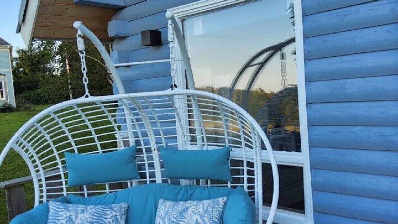 Photo of Patio Balcony in Commercial Cross