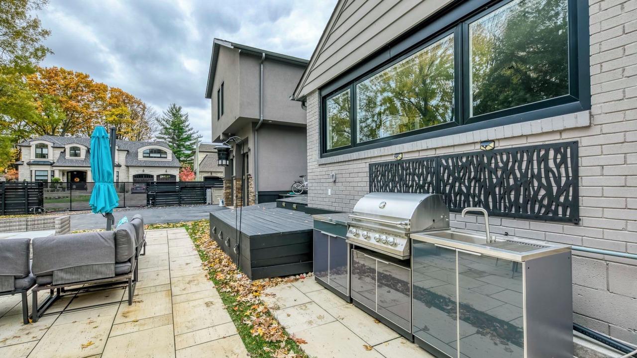 Photo of Patio Balcony in West Oakville