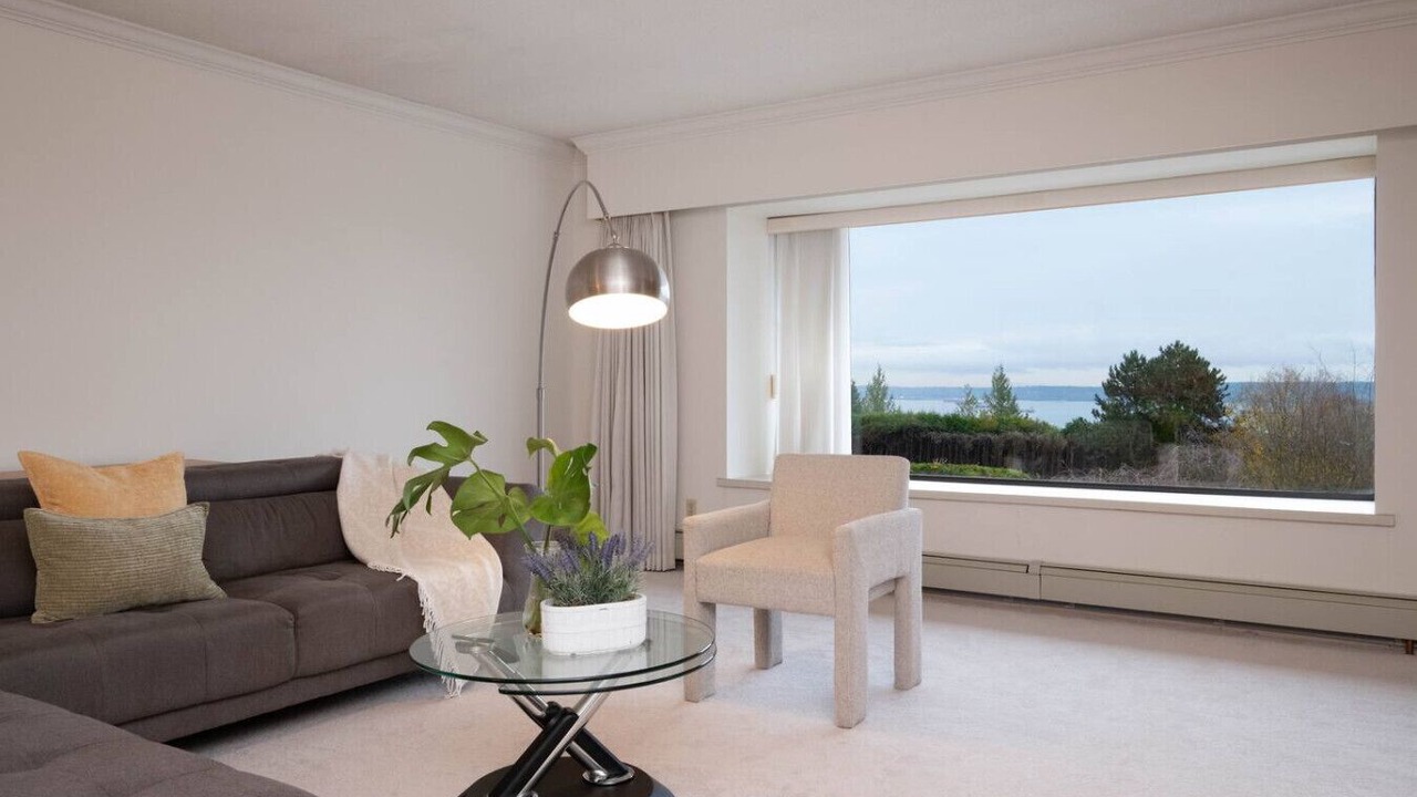 Photo of Livingroom in Caulfeild