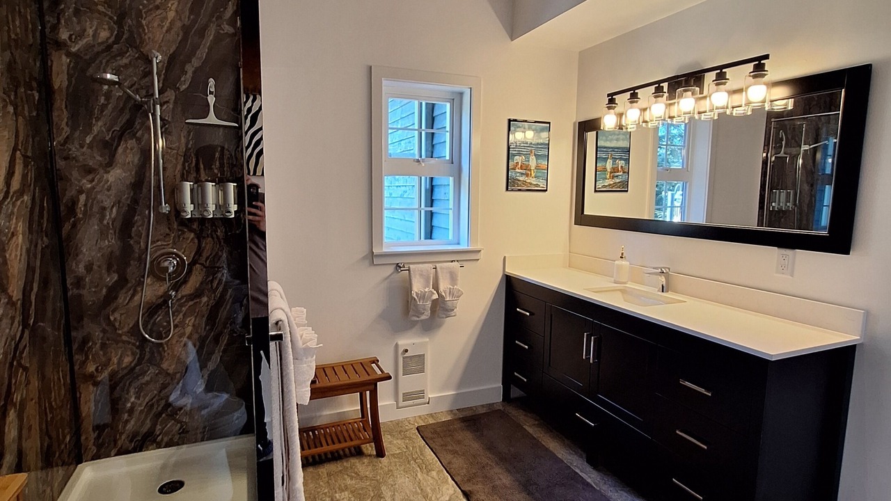 Photo of Bathroom in Ucluelet
