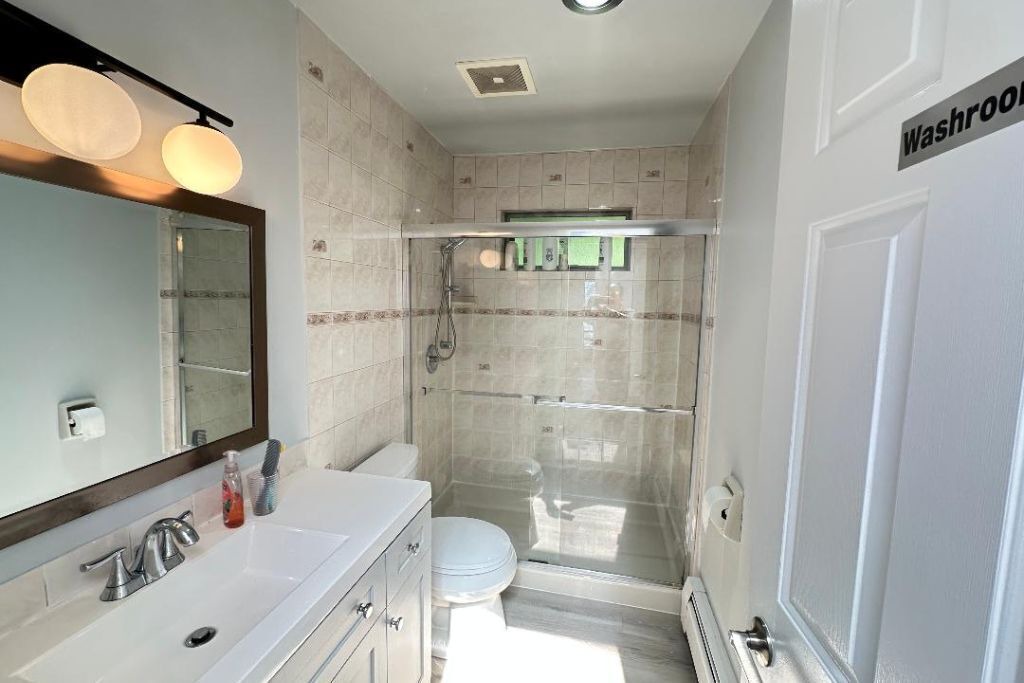 Photo of Bathroom in Dundarave