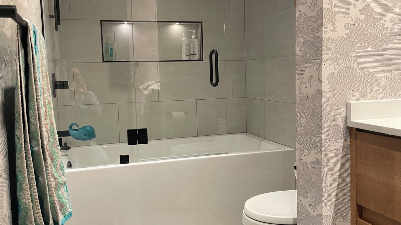 Photo of Bathroom in Hollyburn