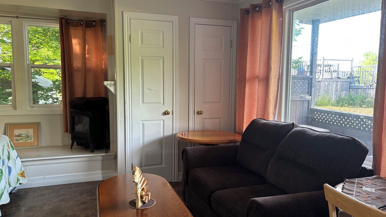 Photo of Livingroom in Pleasant Bay