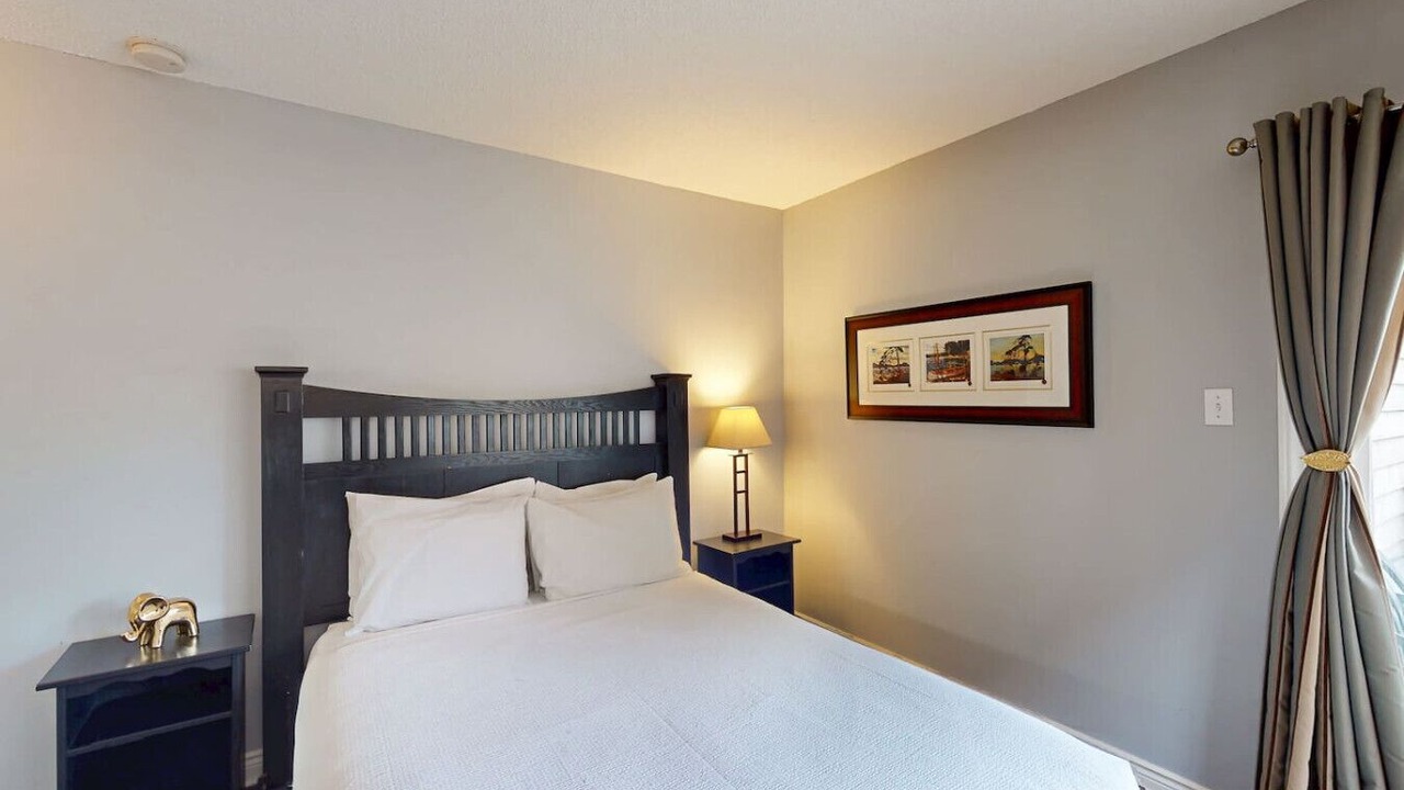 Photo of Bedroom in Craigleith