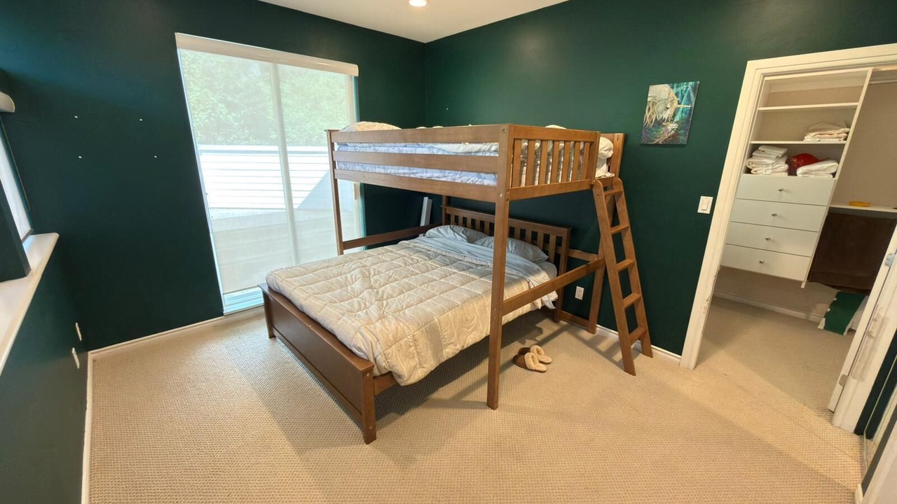 Photo of Bedroom in Bowen Island