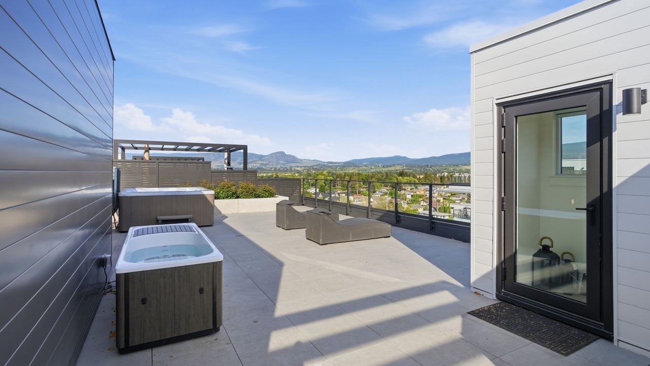 Photo of Patio Balcony in South Pandosy